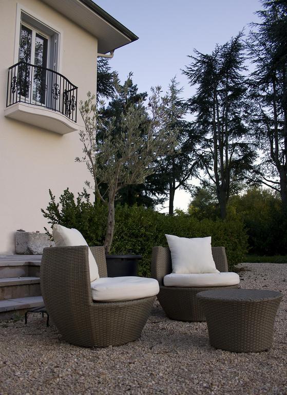 Bed and Breakfast La Maison De Roussille Francheville  Exterior foto