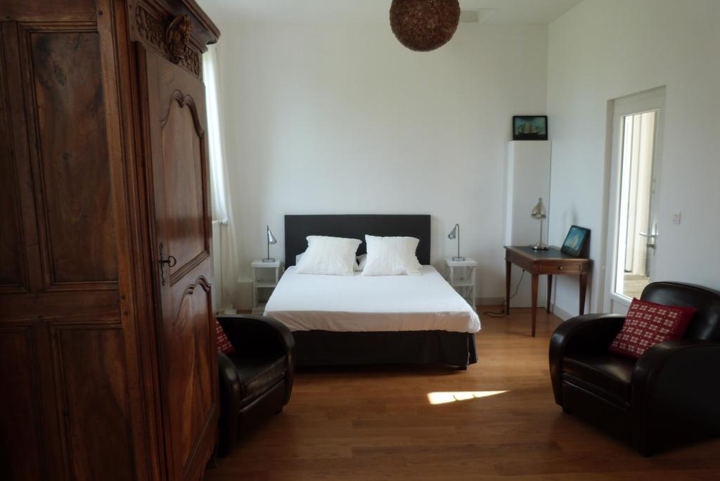 Bed and Breakfast La Maison De Roussille Francheville  Zimmer foto